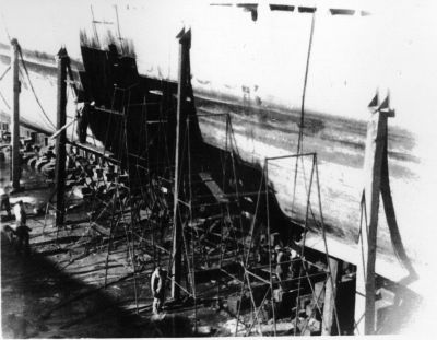 USS_Brush_Damage_-_Sasebo2C_Japan_28Russell_Maxwell29.jpg