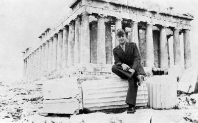 013b_30_Oct_53_Athens2C_Greece_Rich_Korupski_at_Parthenon_28Dick_Kerry29.jpg