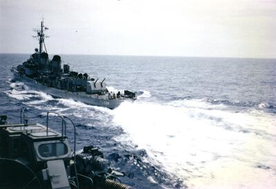 DD?-729 passing on starboard side

